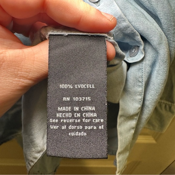 Zac & Rachel Light Wash Chambray Cold Shoulder Button Up Blouse S - Picture 9 of 10
